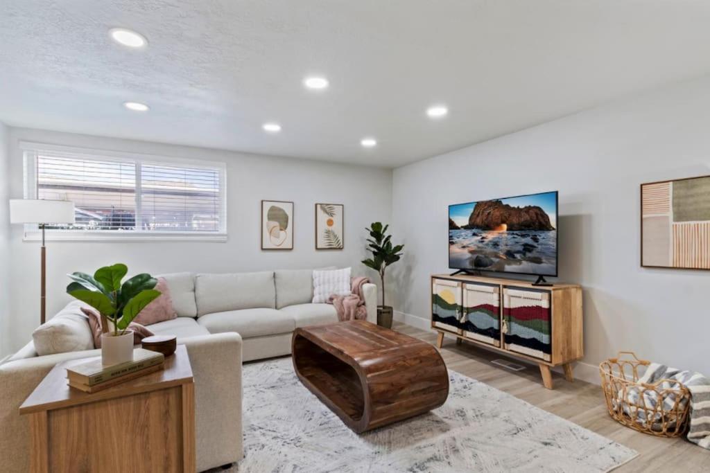 Amazing New Great Location ! Sugarhouse Apartment South Salt Lake