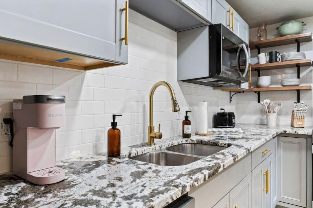 Amazing New Great Location ! Sugarhouse Apartment